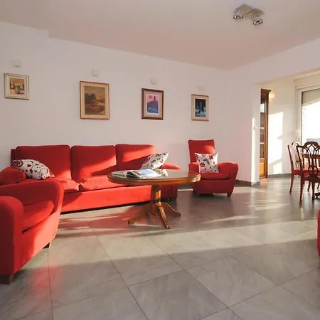 Seaview Luxury Apartment 
